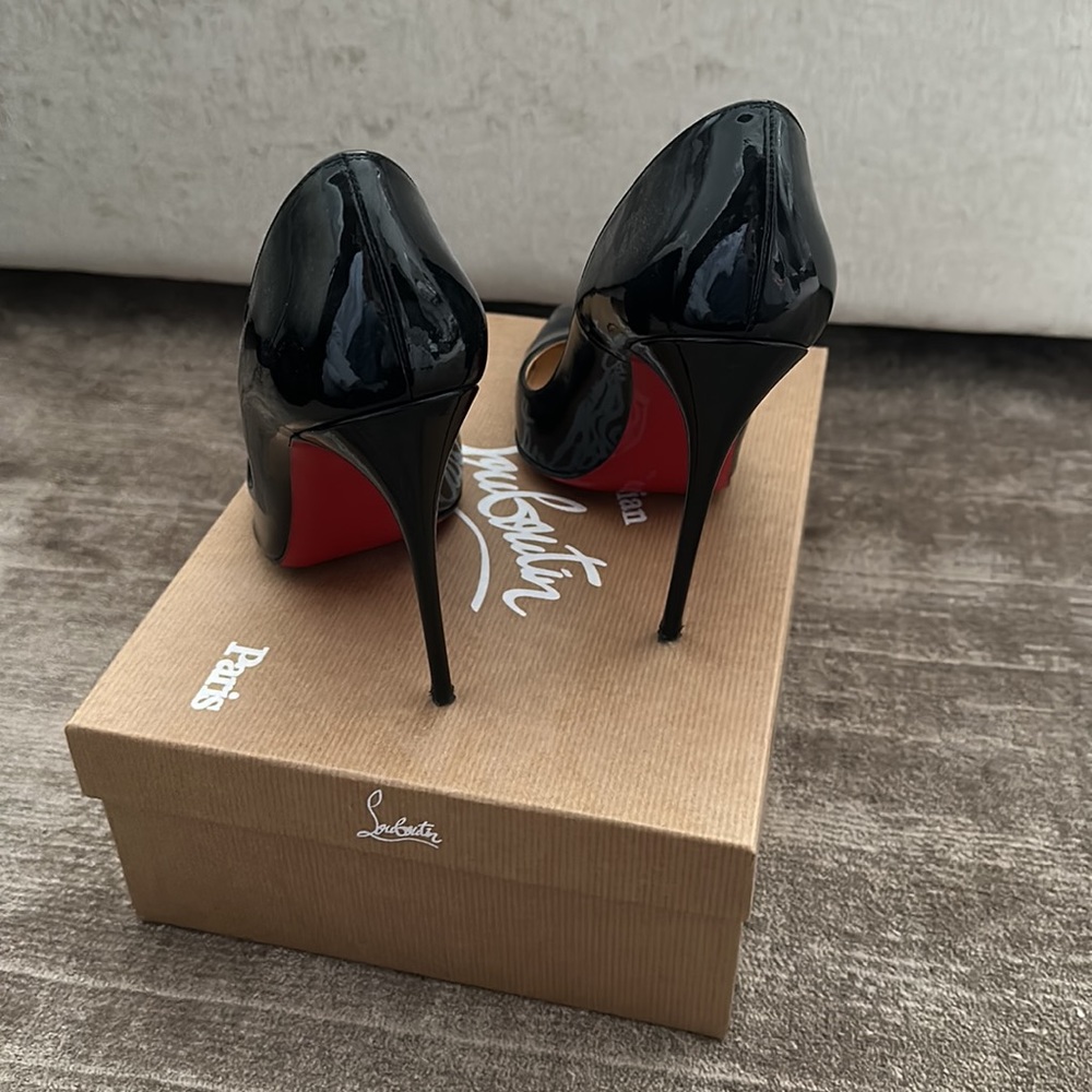 Christian Louboutin So kate Heels